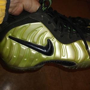 Men's Nike Foam Shoes